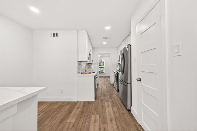 1245 Country Place Drive, Houston, TX 77079