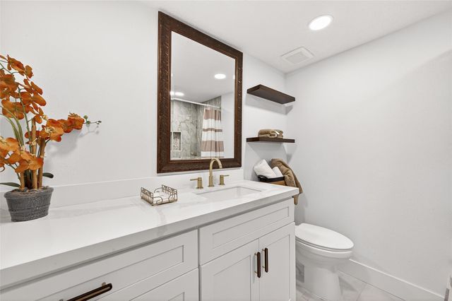 1245 Country Place Drive, Houston, TX 77079