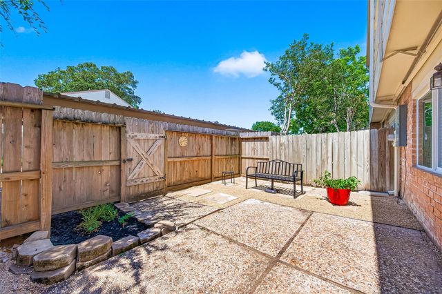 1245 Country Place Drive, Houston, TX 77079