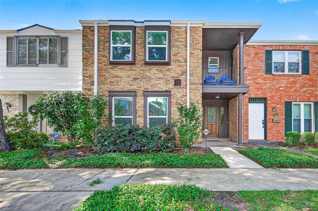 1245 Country Place Drive, Houston, TX 77079