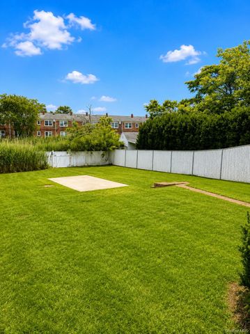 199 Terrell Avenue, Oceanside, NY 11572