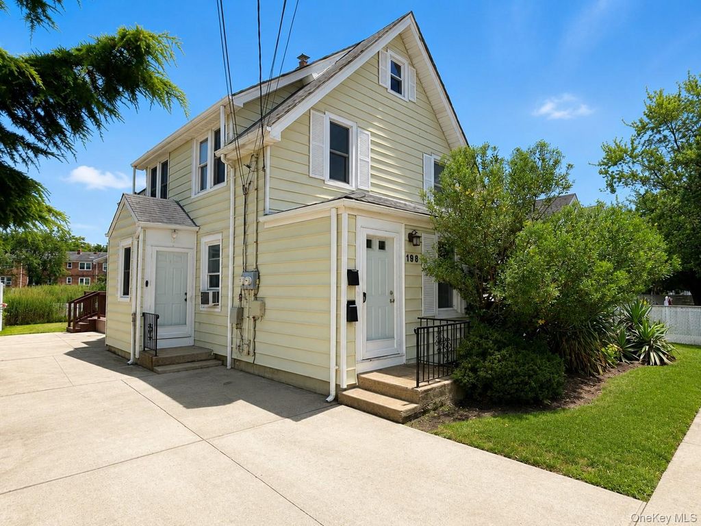 199 Terrell Avenue, Oceanside, NY 11572