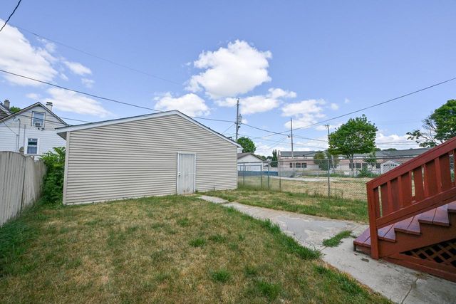 1949 N 25th STREET, Milwaukee, WI 53205