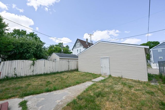 1949 N 25th STREET, Milwaukee, WI 53205