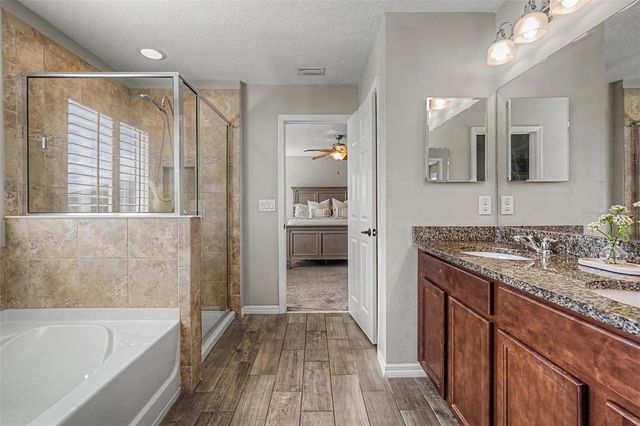 1763 OAK HAMMOCK COURT, Lutz, FL 33558
