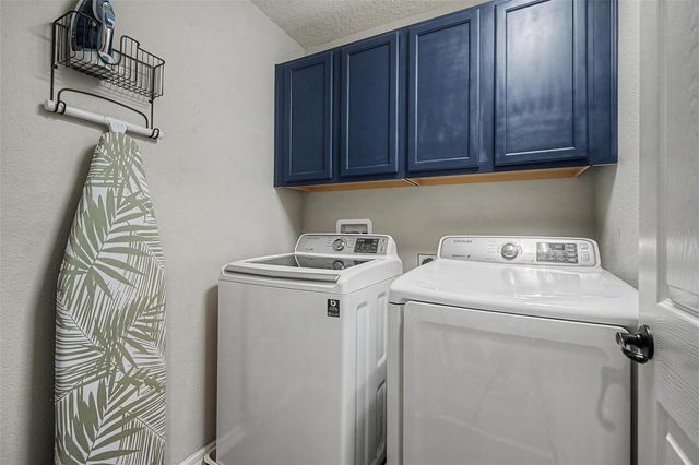1763 OAK HAMMOCK COURT, Lutz, FL 33558