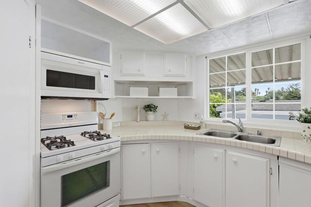 2435 Felt Street, Santa Cruz, CA 95062
