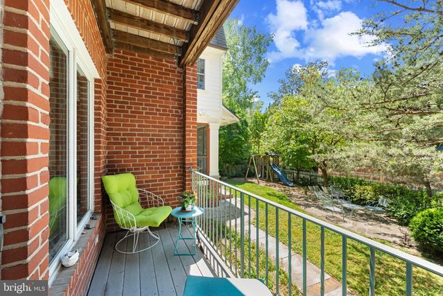 4230 46TH ST NW, Washington, DC 20016