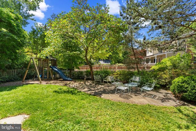 4230 46TH ST NW, Washington, DC 20016
