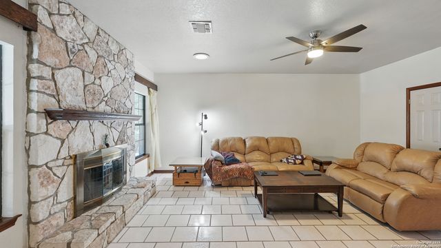 198 Skyforest, New Braunfels, TX 78130