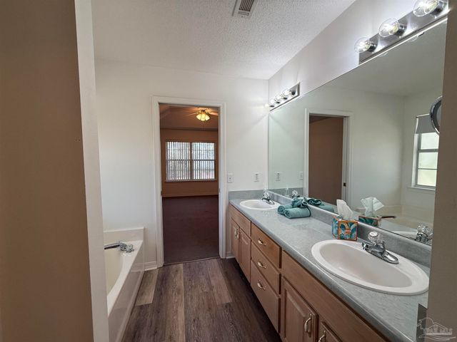 5700 Charmonte Way, Pace, FL 32571