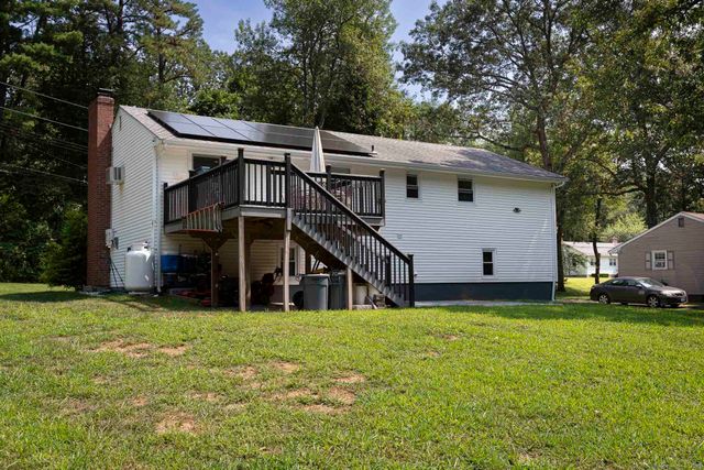 16 Hilltop Road, Windsor, CT 06095