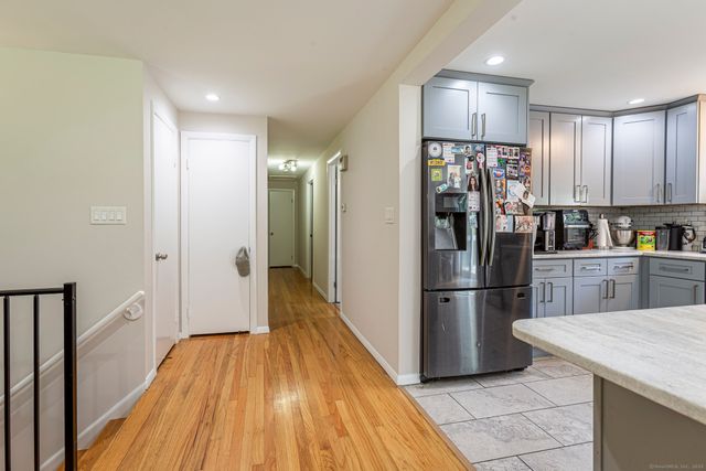 16 Hilltop Road, Windsor, CT 06095