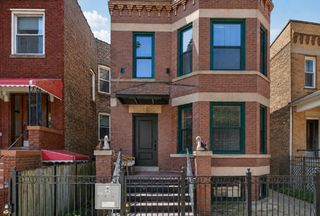 3023 W Wellington Avenue 1, Chicago, IL 60618