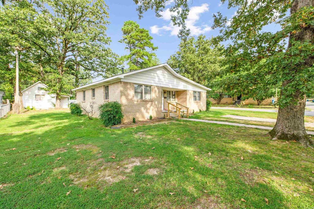 3100 Alameda Drive, Little Rock, AR 72204