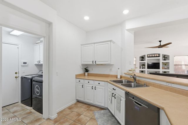 10107 E KILAREA Avenue, Mesa, AZ 85209
