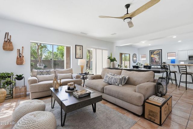10107 E KILAREA Avenue, Mesa, AZ 85209