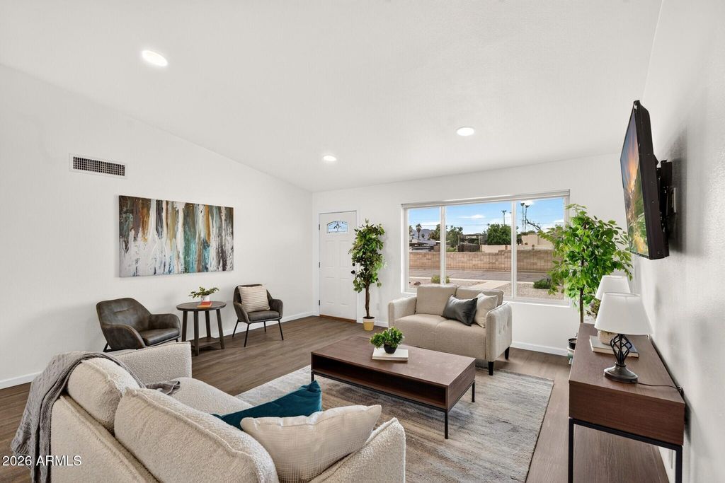 2826 E CACTUS Road, Phoenix, AZ 85032 — photo 2