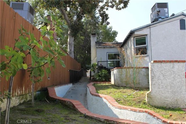 210 N Naomi, Burbank, CA 91505