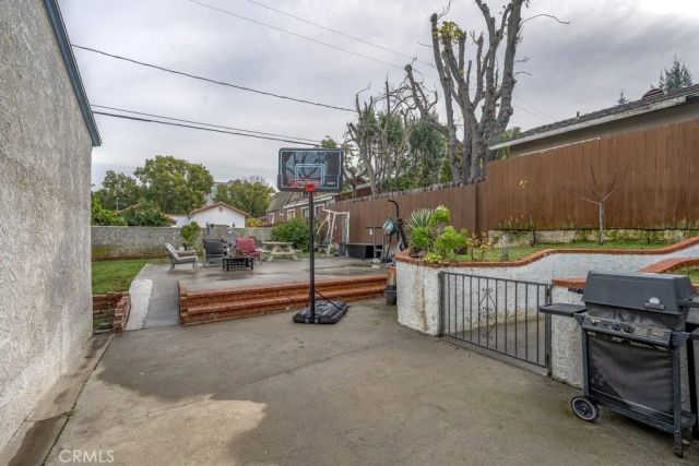 210 N Naomi, Burbank, CA 91505