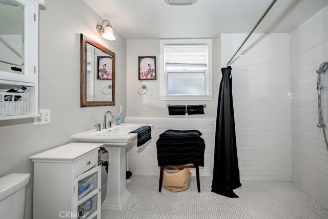 210 N Naomi, Burbank, CA 91505