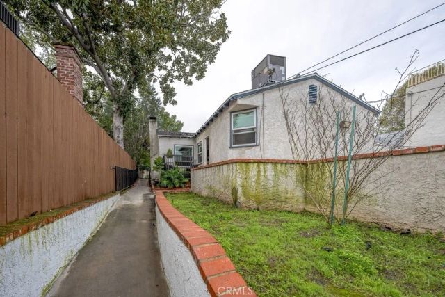 210 N Naomi, Burbank, CA 91505