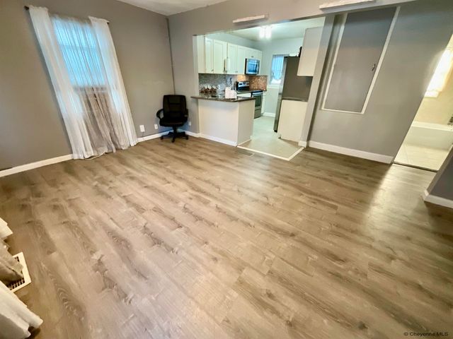 5620 SUNSET DR, Cheyenne, WY 82009