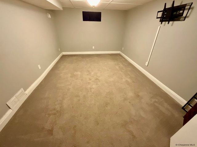 5620 SUNSET DR, Cheyenne, WY 82009