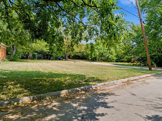3815 Higgins Avenue, Cockrell Hill, TX 75211