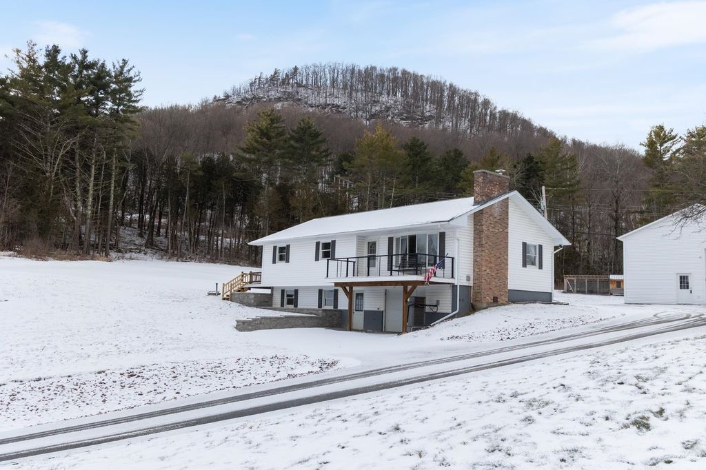 349 Middle Road, Milton, VT 05468