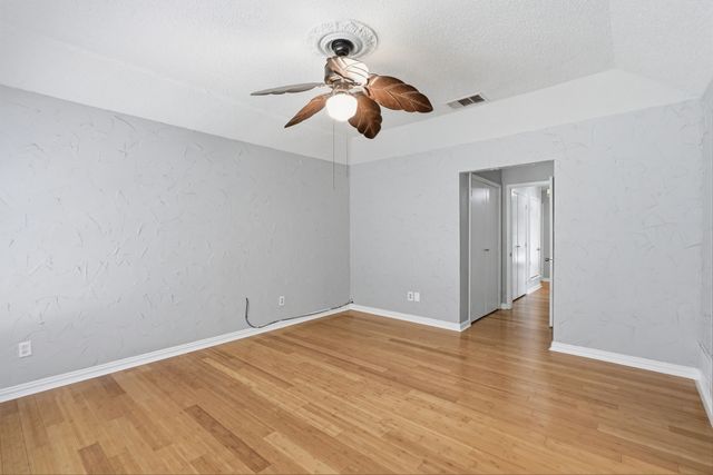 2202 Canyonwood Drive, Arlington, TX 76012