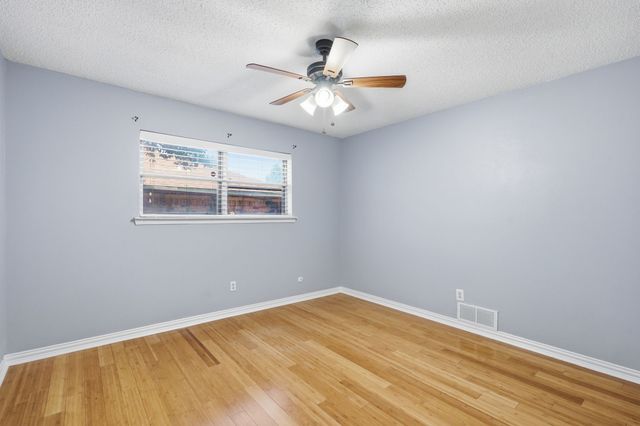 2202 Canyonwood Drive, Arlington, TX 76012