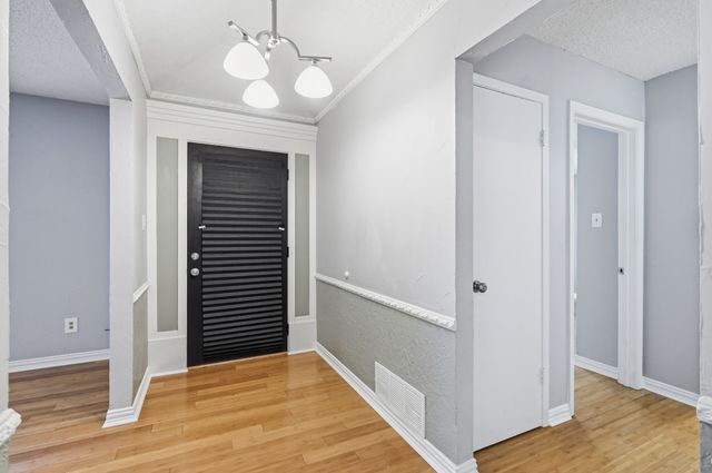 2202 Canyonwood Drive, Arlington, TX 76012