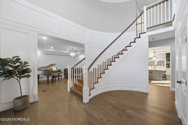 1 Lakeview Drive, Manalapan, NJ 07726