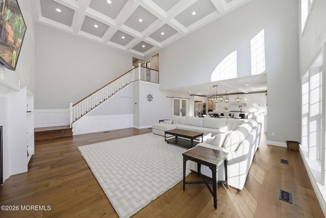 1 Lakeview Drive, Manalapan, NJ 07726