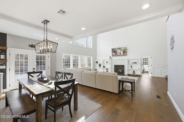 1 Lakeview Drive, Manalapan, NJ 07726