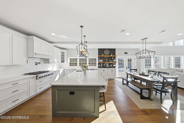 1 Lakeview Drive, Manalapan, NJ 07726