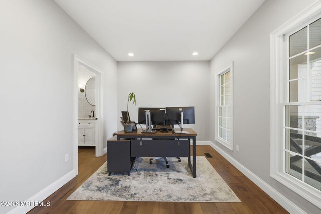 1 Lakeview Drive, Manalapan, NJ 07726