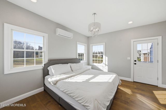 1 Lakeview Drive, Manalapan, NJ 07726