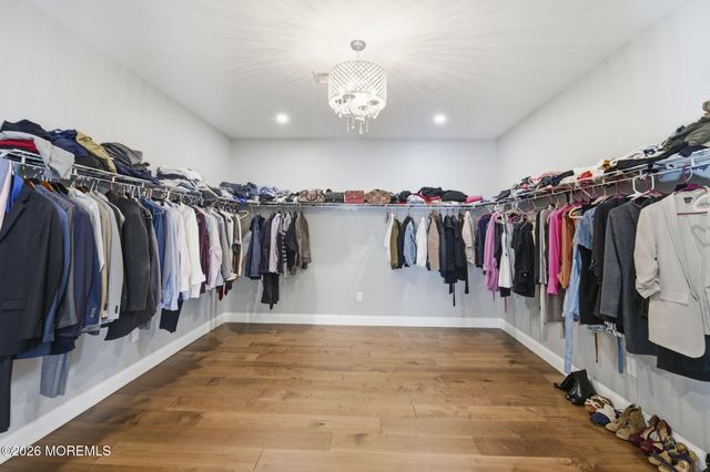 1 Lakeview Drive, Manalapan, NJ 07726