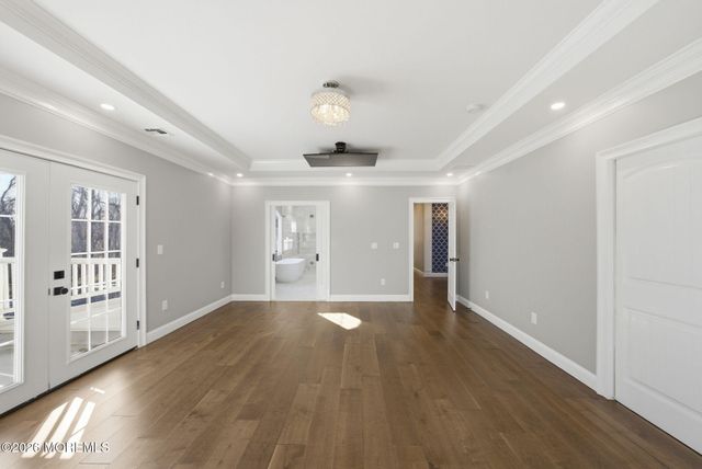 1 Lakeview Drive, Manalapan, NJ 07726