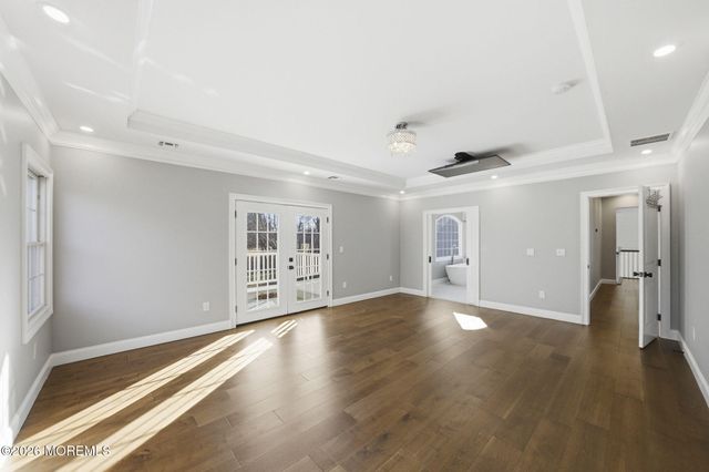 1 Lakeview Drive, Manalapan, NJ 07726