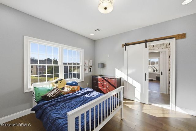 1 Lakeview Drive, Manalapan, NJ 07726