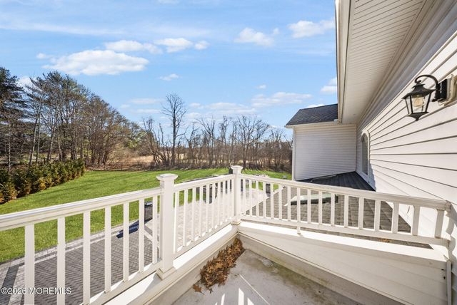 1 Lakeview Drive, Manalapan, NJ 07726