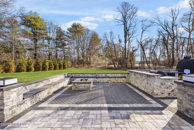 1 Lakeview Drive, Manalapan, NJ 07726