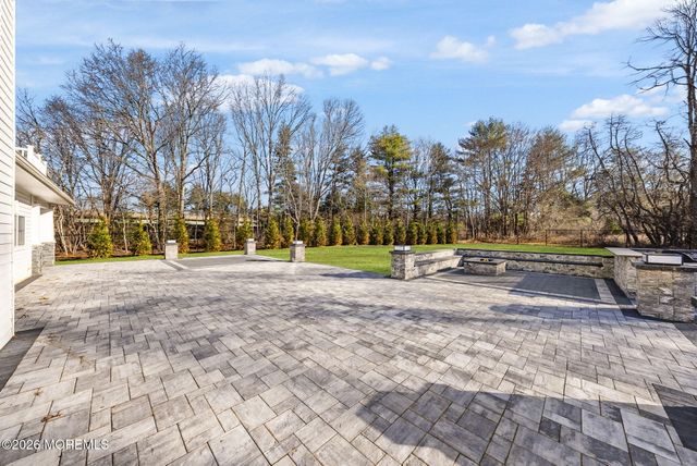 1 Lakeview Drive, Manalapan, NJ 07726