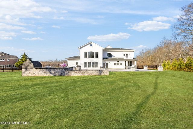 1 Lakeview Drive, Manalapan, NJ 07726