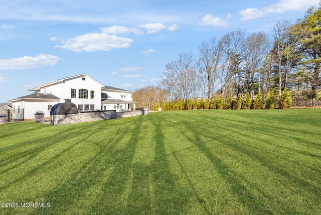 1 Lakeview Drive, Manalapan, NJ 07726