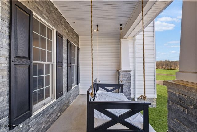 1 Lakeview Drive, Manalapan, NJ 07726