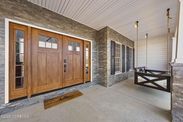 1 Lakeview Drive, Manalapan, NJ 07726